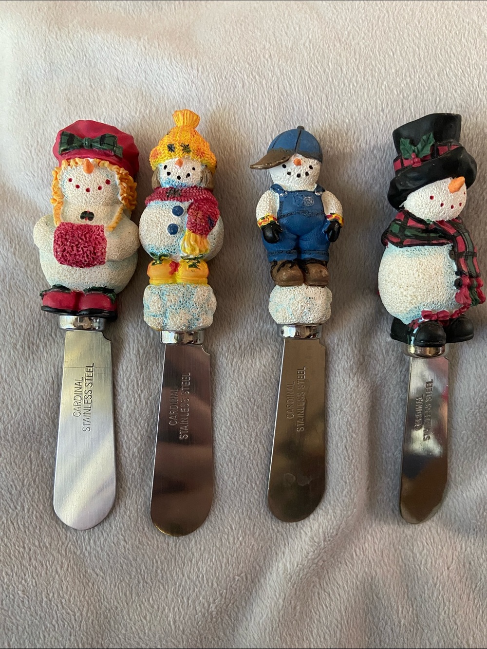 4 Vintage Cardinal Stainless Steel Snowman Cheese Spreaders / Butter Knives 1998